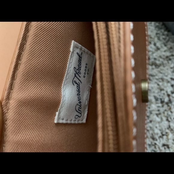 SATCHEL - Picture 2 of 3